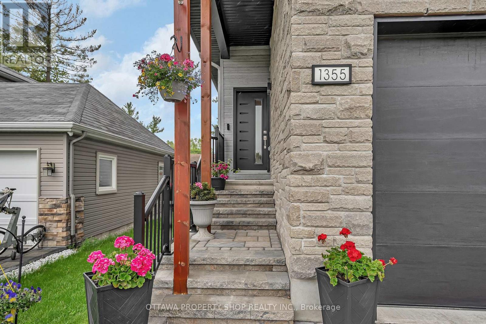 1355 Mory Street, Ottawa, Ontario  K1T 1C8 - Photo 2 - X13413504