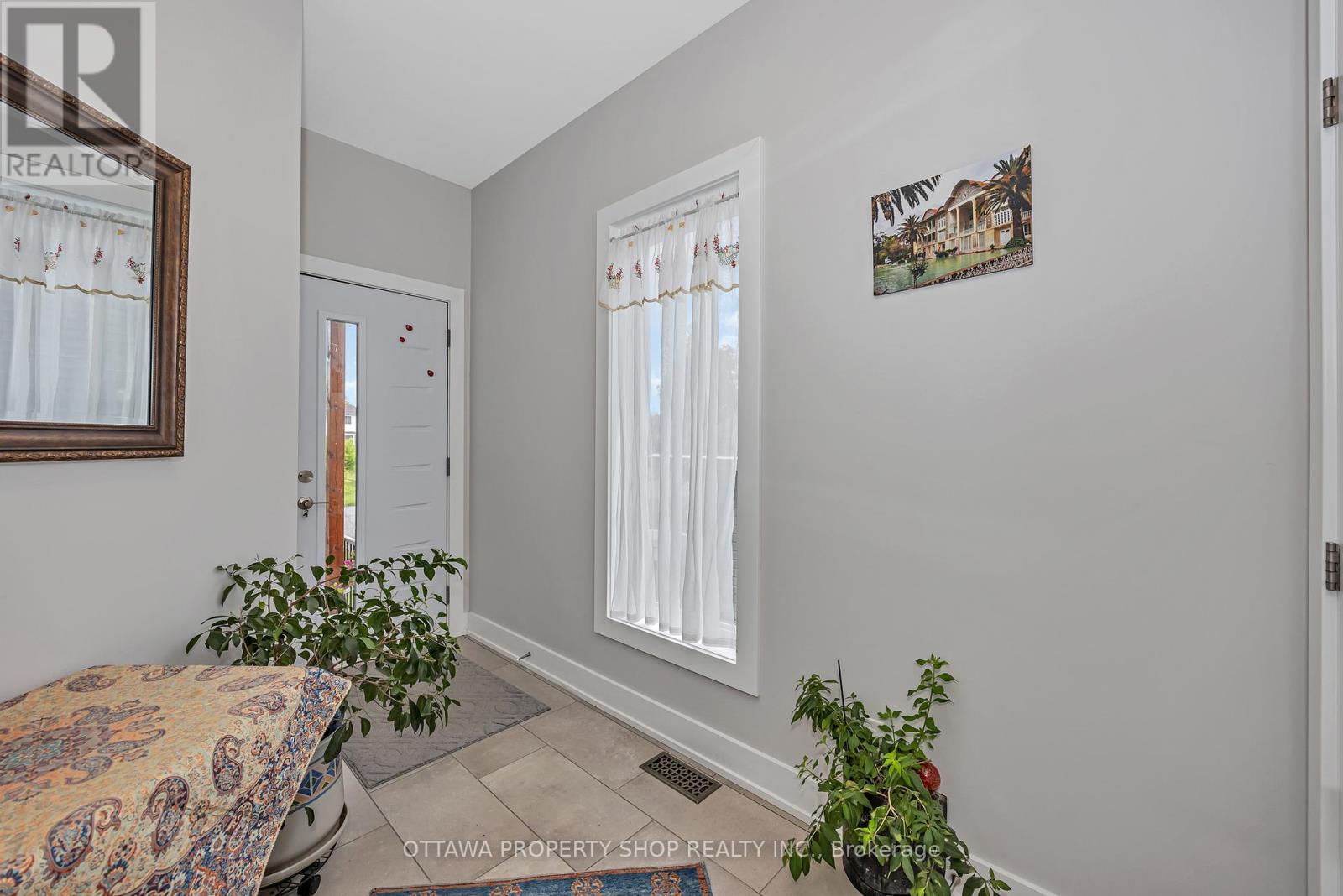 1355 Mory Street, Ottawa, Ontario  K1T 1C8 - Photo 3 - X13413504