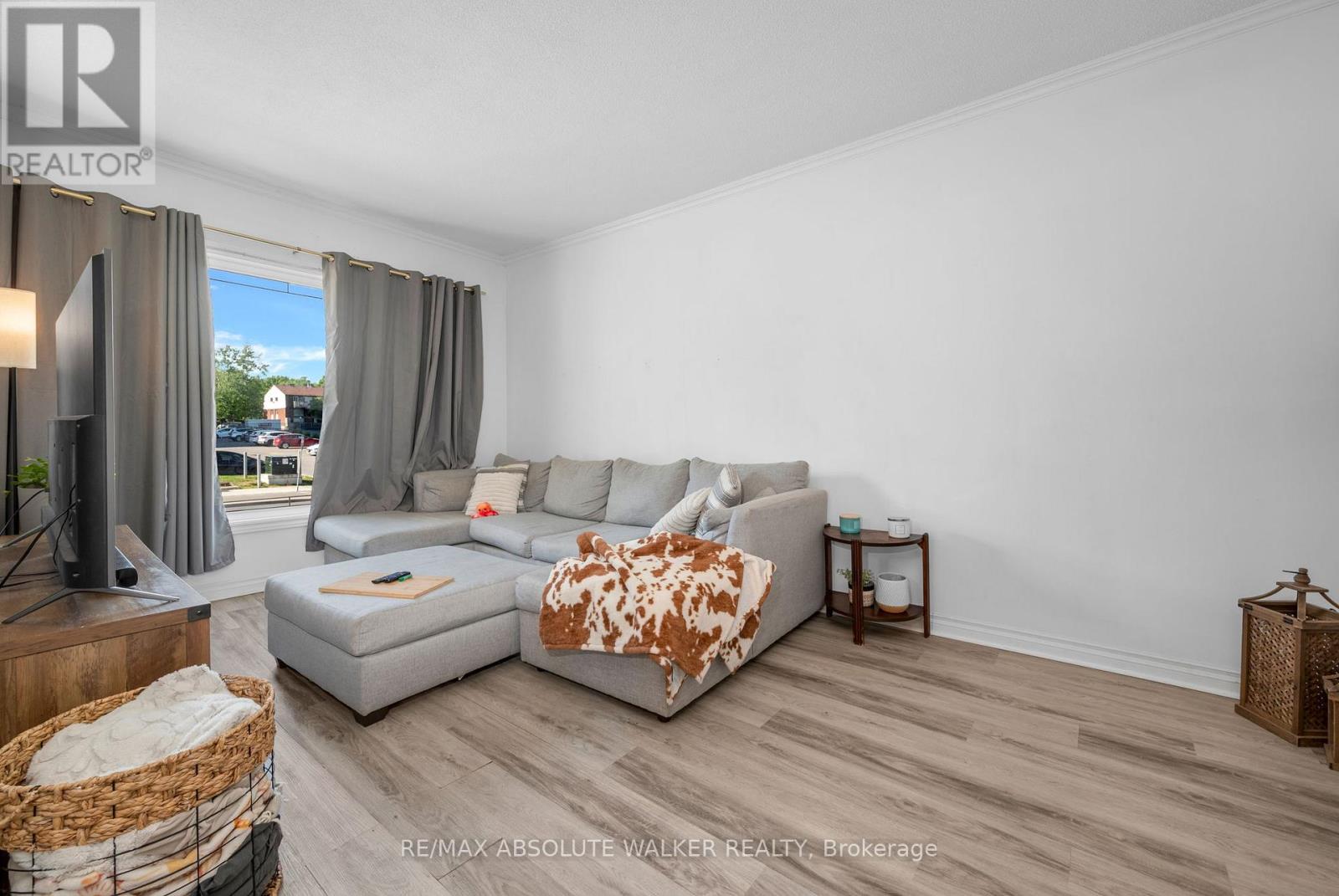412 Montreal Road, Ottawa, Ontario  K1K 0V4 - Photo 4 - X13413592