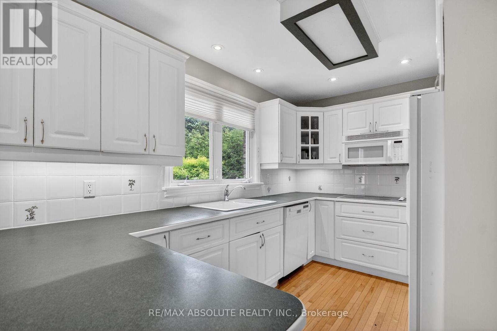 1953 Mulberry Crescent, Ottawa, Ontario  K1J 8J8 - Photo 12 - X13414070
