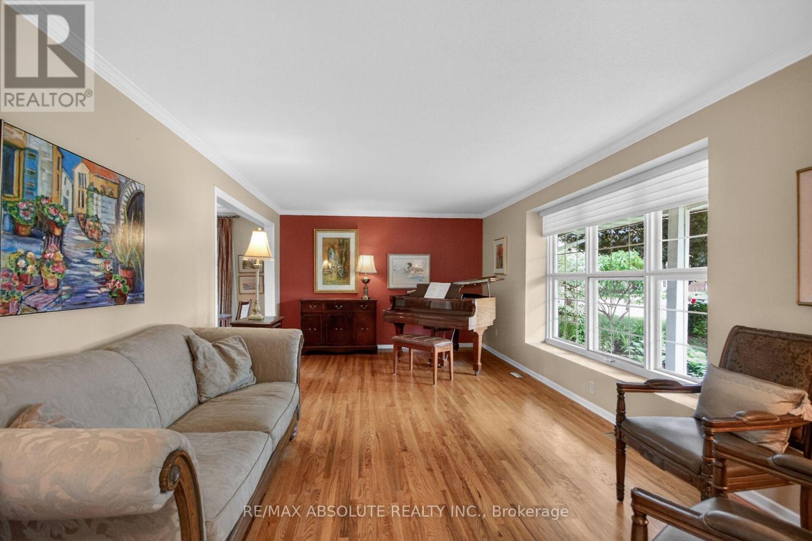 1953 Mulberry Crescent, Ottawa, Ontario  K1J 8J8 - Photo 4 - X13414070