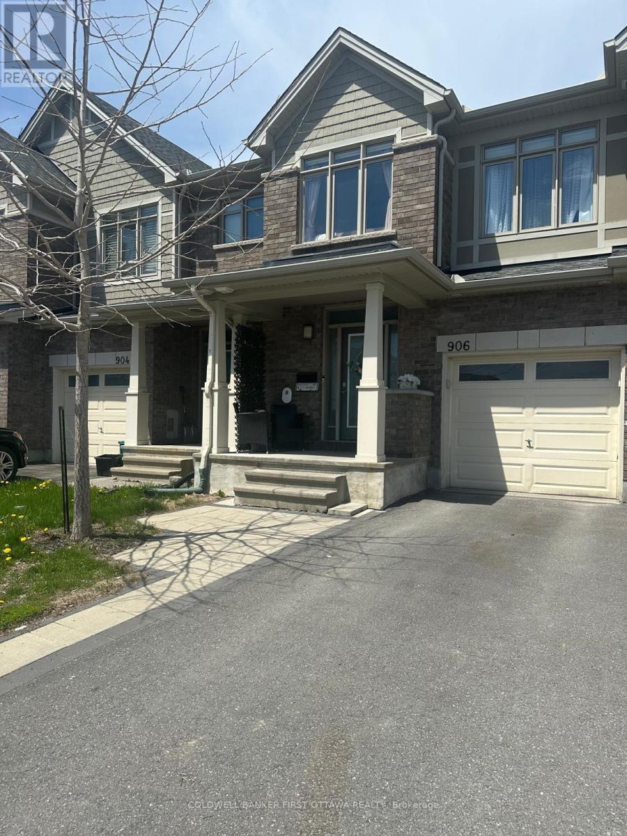 906 Littlerock Street, Ottawa, Ontario  K1T 0N2 - Photo 1 - X13414208