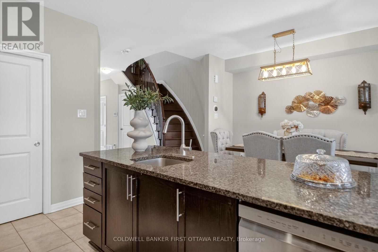 906 Littlerock Street, Ottawa, Ontario  K1T 0N2 - Photo 20 - X13414208