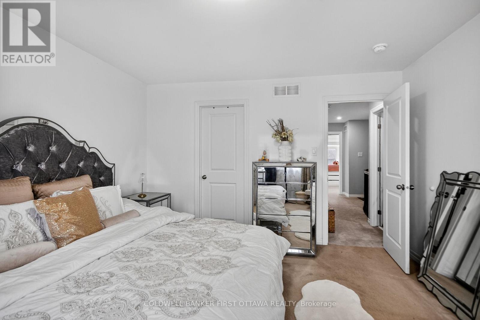 906 Littlerock Street, Ottawa, Ontario  K1T 0N2 - Photo 24 - X13414208