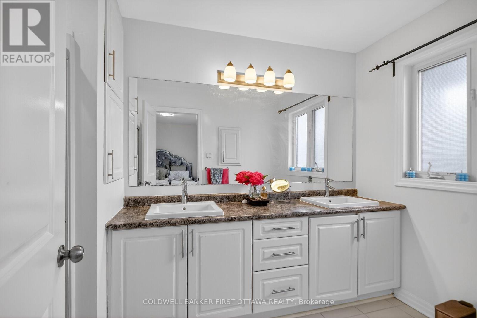 906 Littlerock Street, Ottawa, Ontario  K1T 0N2 - Photo 27 - X13414208