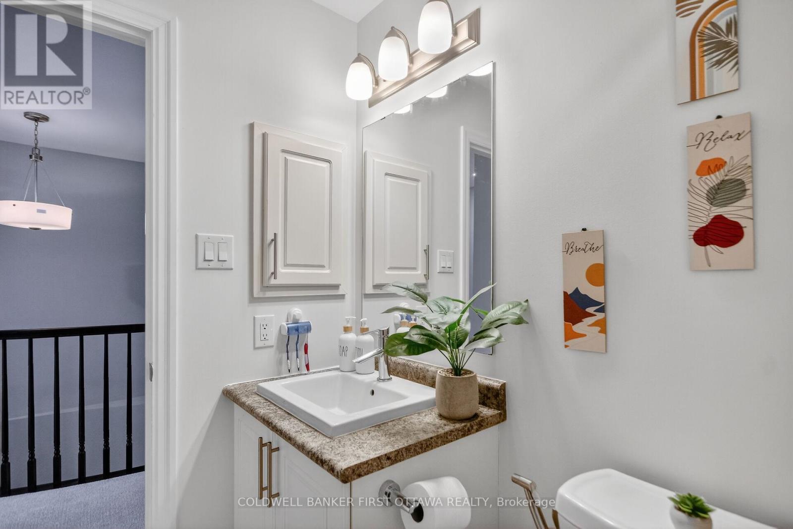 906 Littlerock Street, Ottawa, Ontario  K1T 0N2 - Photo 32 - X13414208