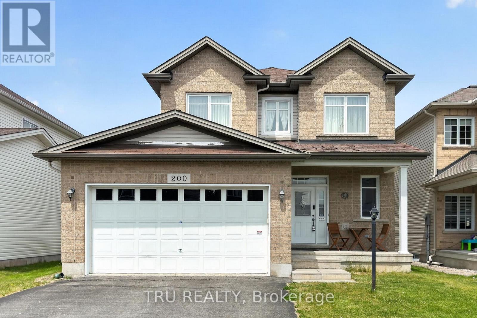 200 Celtic Ridge Crescent, Ottawa, Ontario  K2W 0C1 - Photo 1 - X13414392