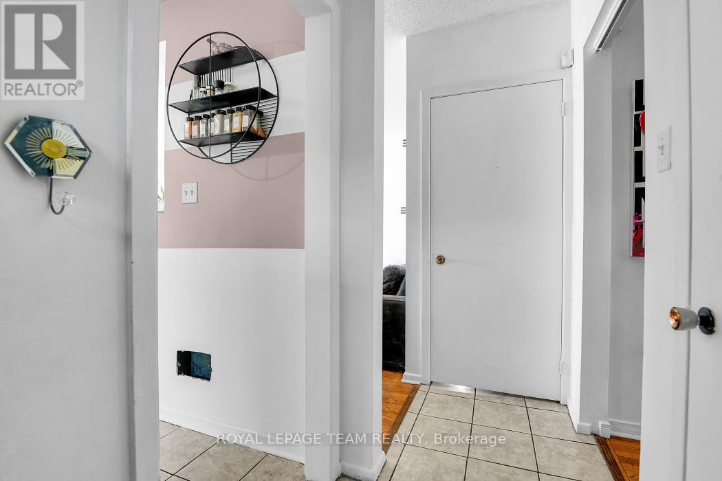 2383 Walkley Road, Ottawa, Ontario  K1G 3H1 - Photo 2 - X13414448