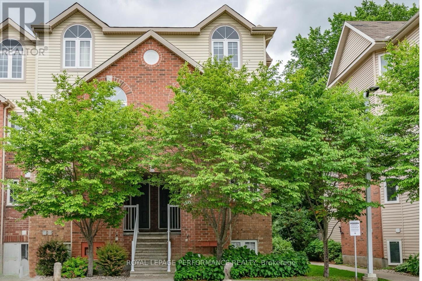 111 Steele Park Private, Ottawa, Ontario  K1J 0J2 - Photo 1 - X13414468