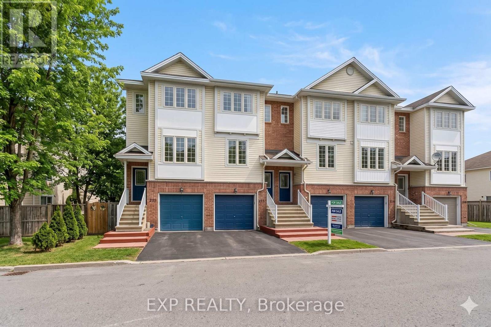 211 Gershwin Private, Ottawa, Ontario  K2H 1G6 - Photo 1 - X13414472