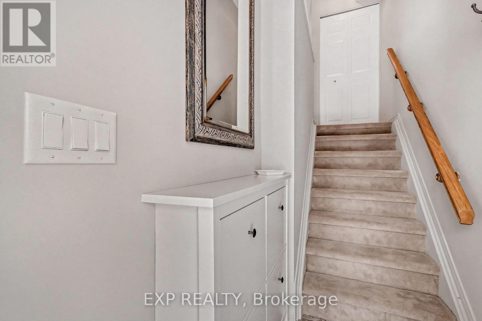 211 Gershwin Private, Ottawa, Ontario  K2H 1G6 - Photo 5 - X13414472