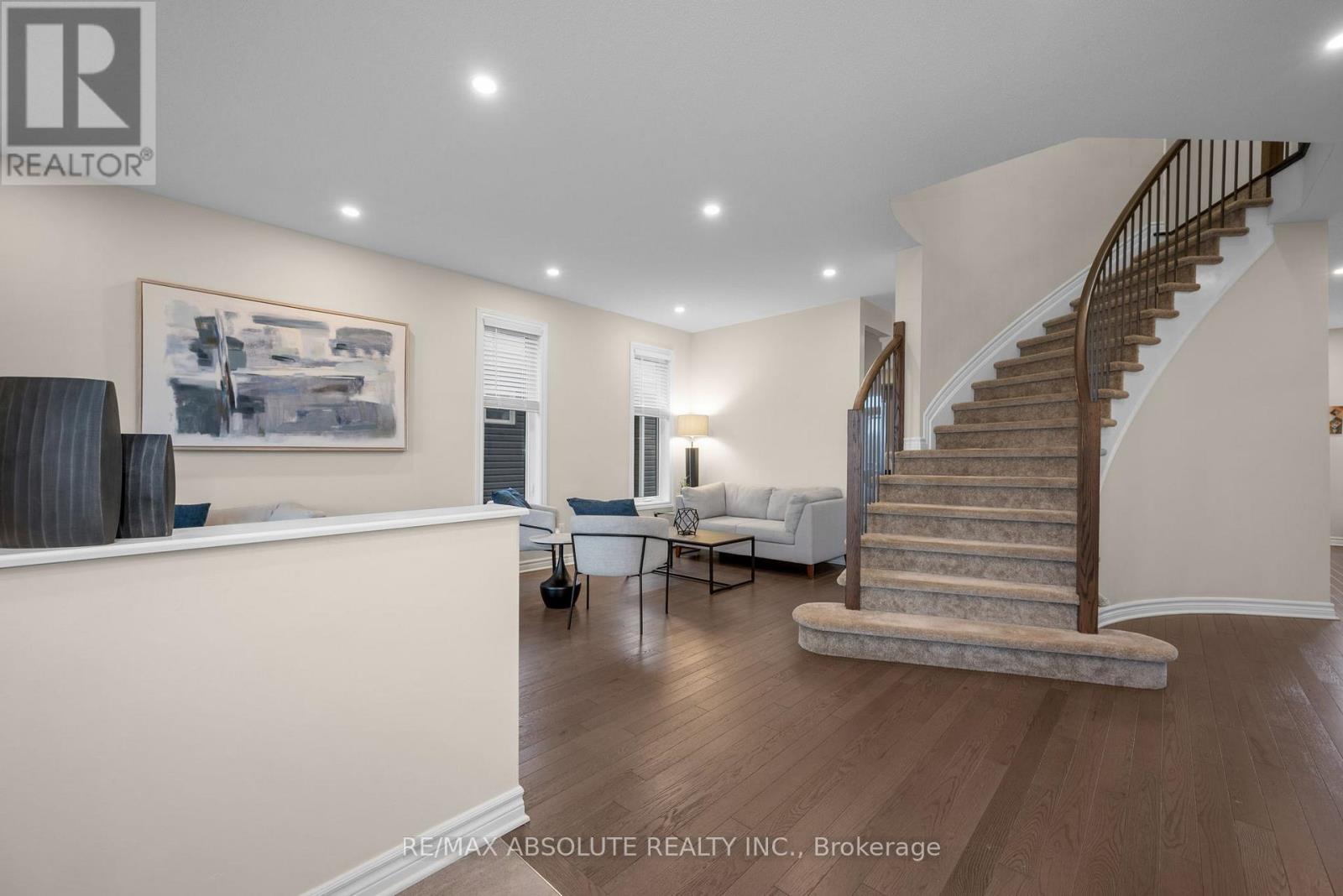 706 Parade Drive, Ottawa, Ontario  K2S 0Z4 - Photo 3 - X13414732