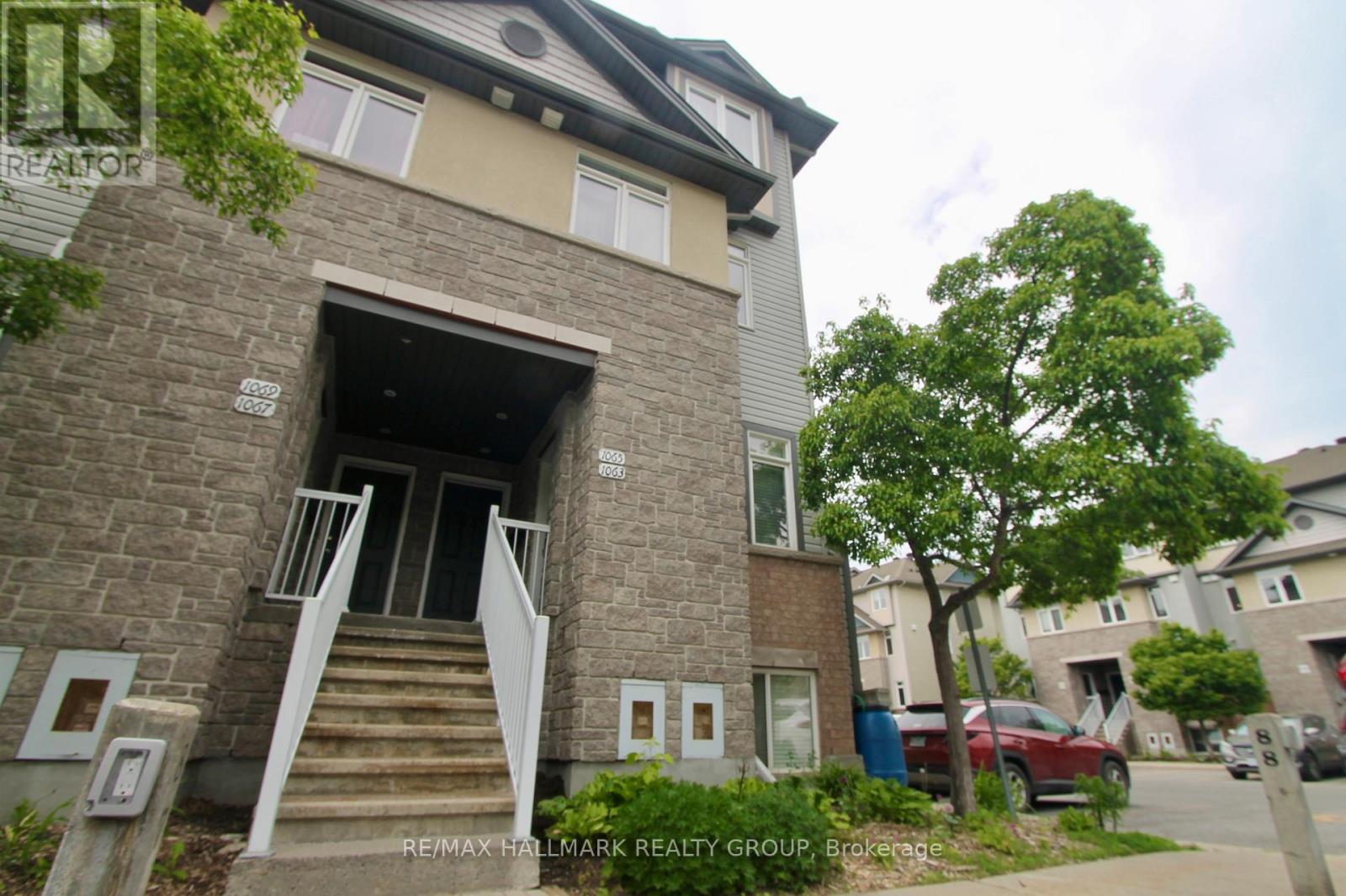 1063 Redtail Private, Ottawa, Ontario  K1J 0B1 - Photo 2 - X13414968