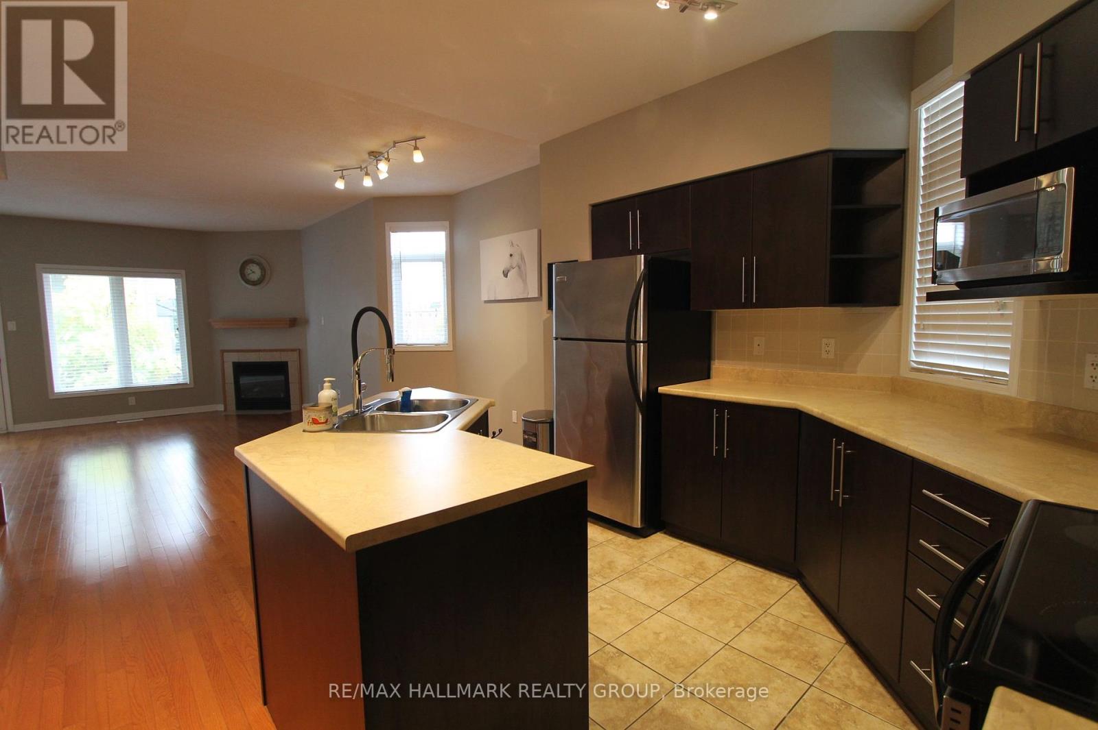 1063 Redtail Private, Ottawa, Ontario  K1J 0B1 - Photo 3 - X13414968