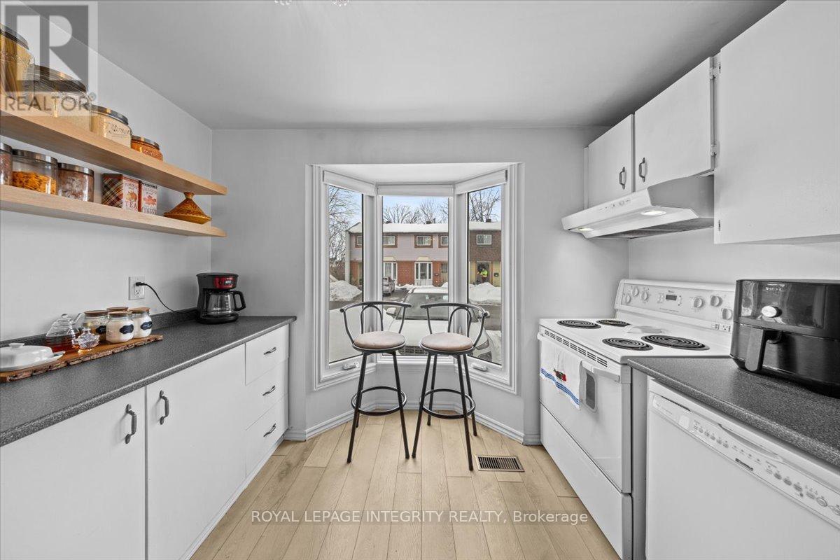 1196 Priory Lane, Ottawa, Ontario  K1C 1Z9 - Photo 4 - X13415030
