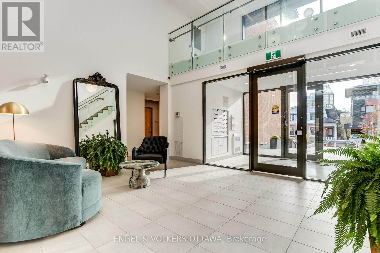 105 - 280 Crichton Street, Ottawa, Ontario  K1M 1W4 - Photo 2 - X13415038