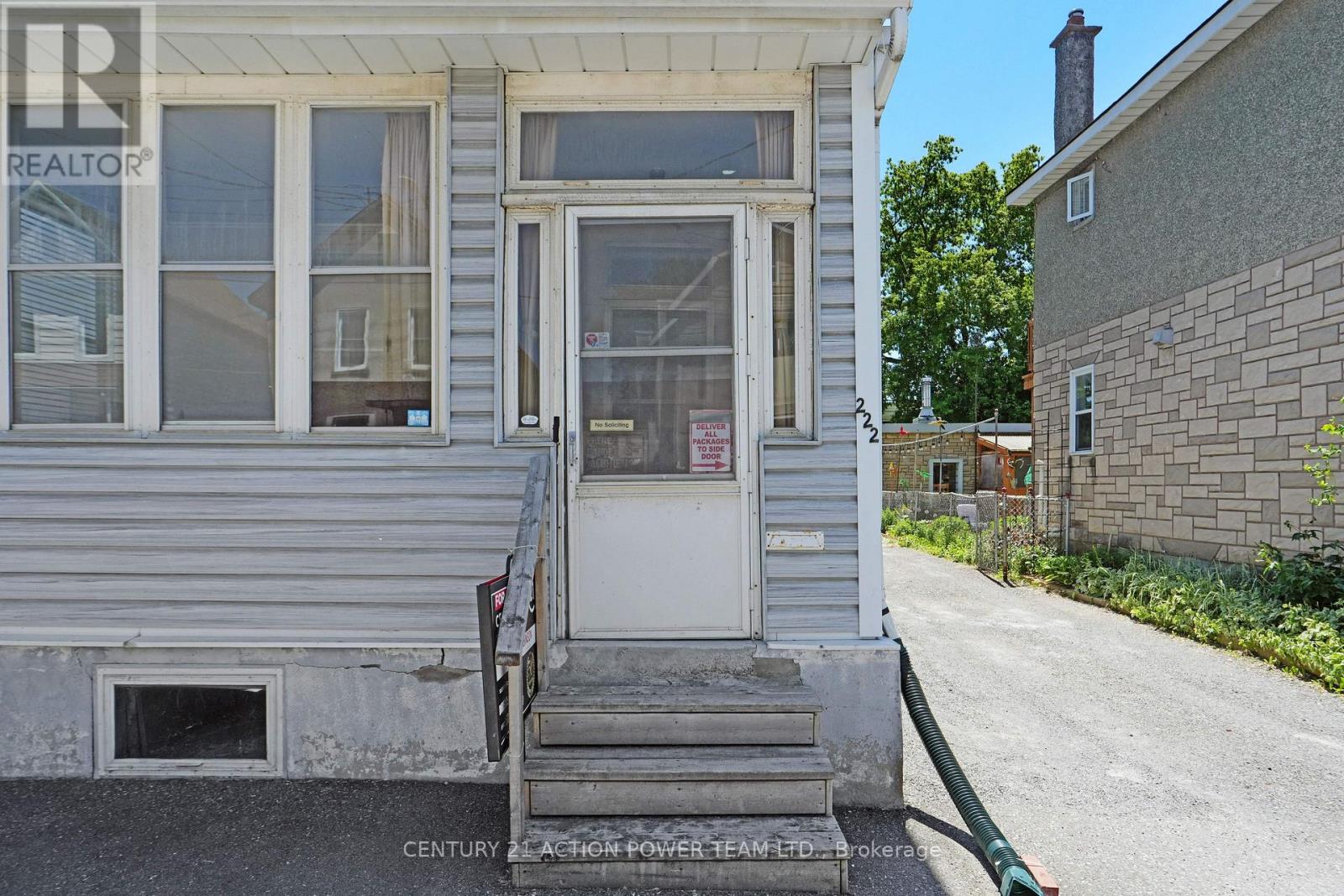 222 Montfort Street, Ottawa, Ontario  K1L 5P4 - Photo 3 - X13415516