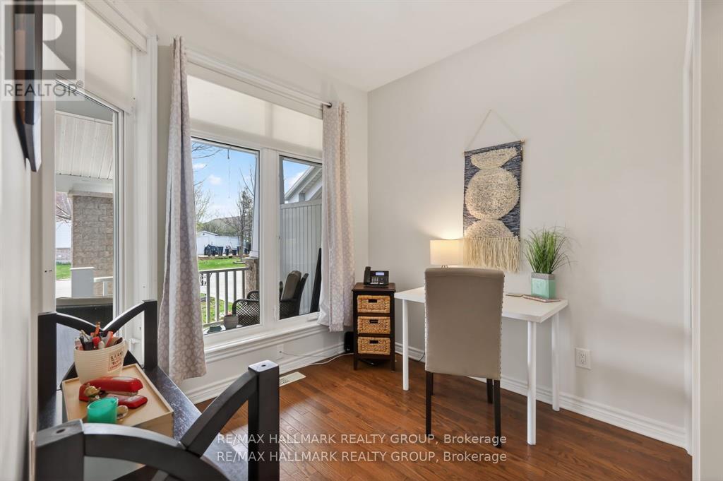 236 Bulrush Crescent, Ottawa, Ontario  K1T 0E6 - Photo 4 - X13416100