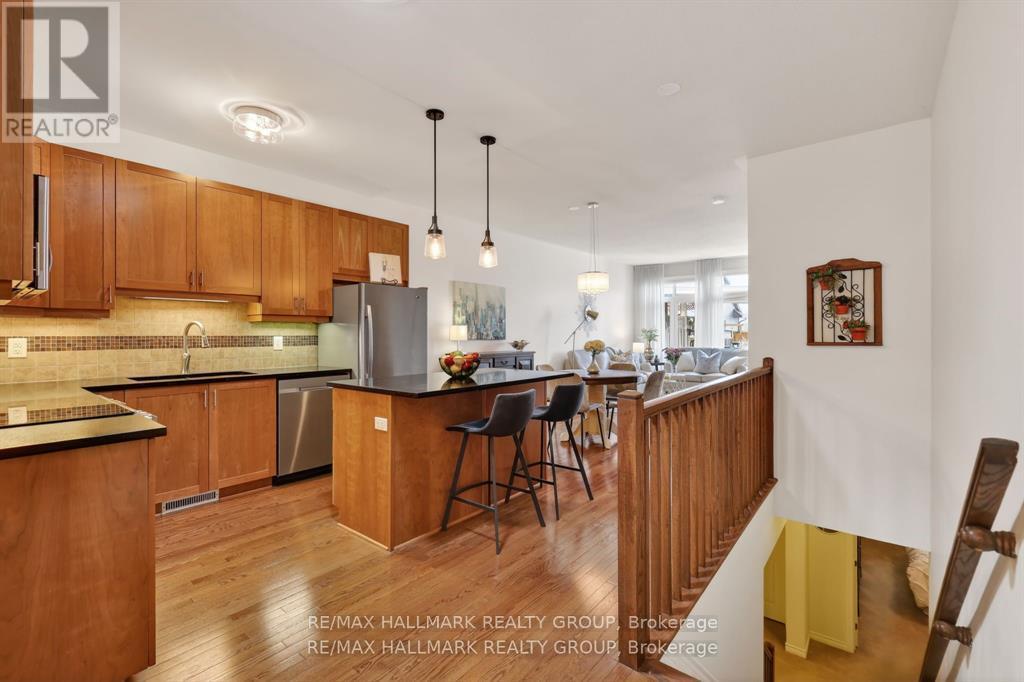 236 Bulrush Crescent, Ottawa, Ontario  K1T 0E6 - Photo 5 - X13416100