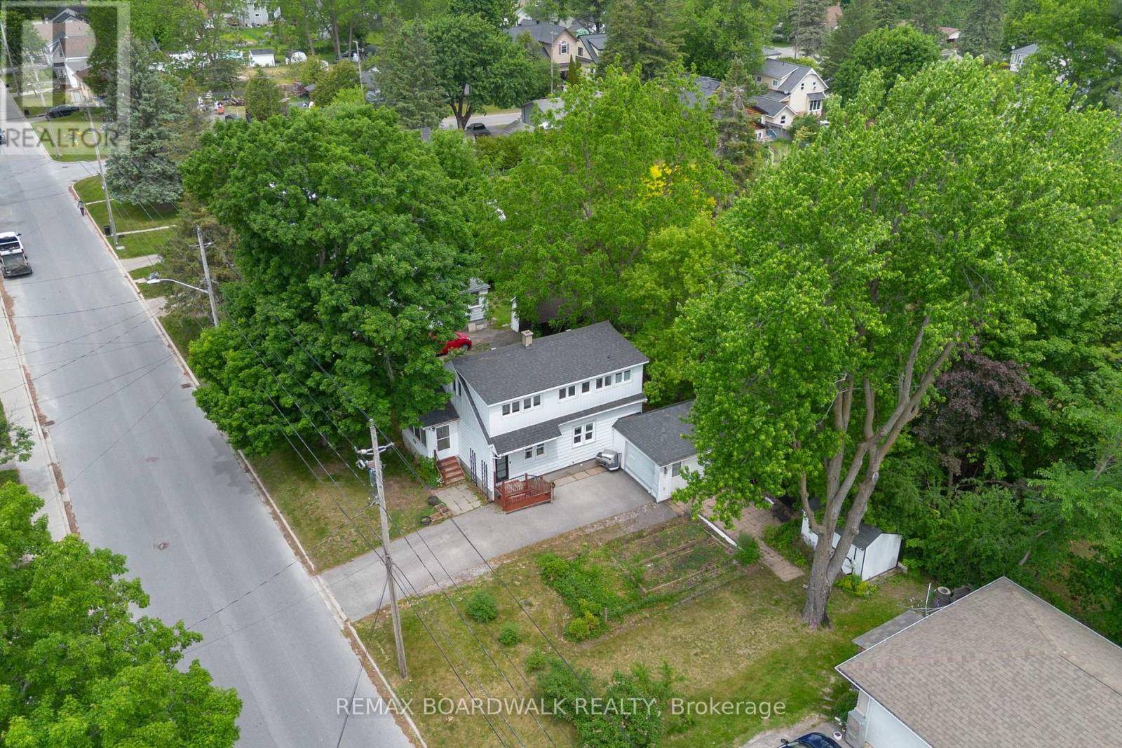 111 Beckwith Street E, Perth, Ontario  K7H 1C8 - Photo 1 - X13416108