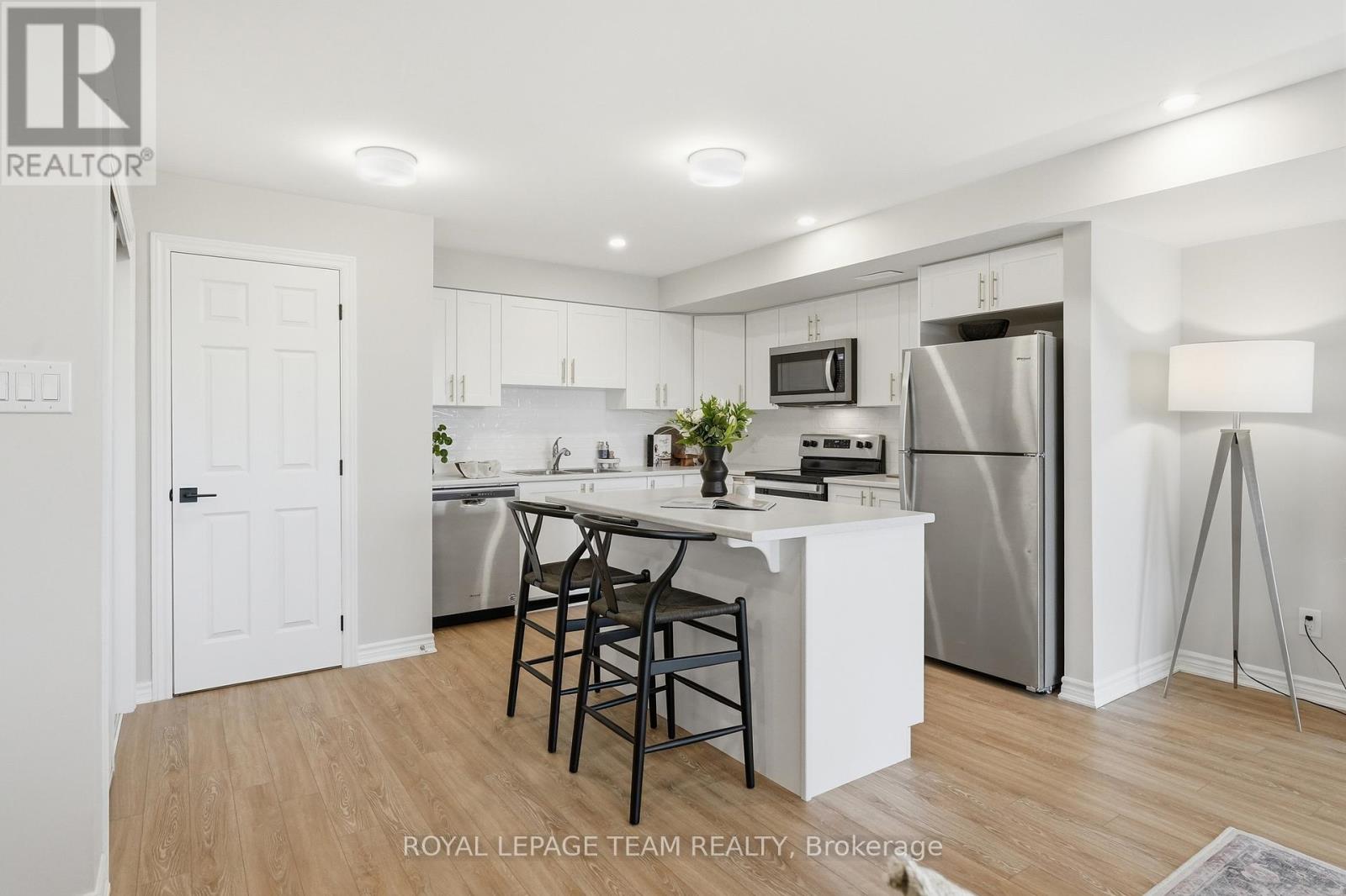 718 Lapland Private, Ottawa, Ontario  K2V 0S4 - Photo 17 - X13416180