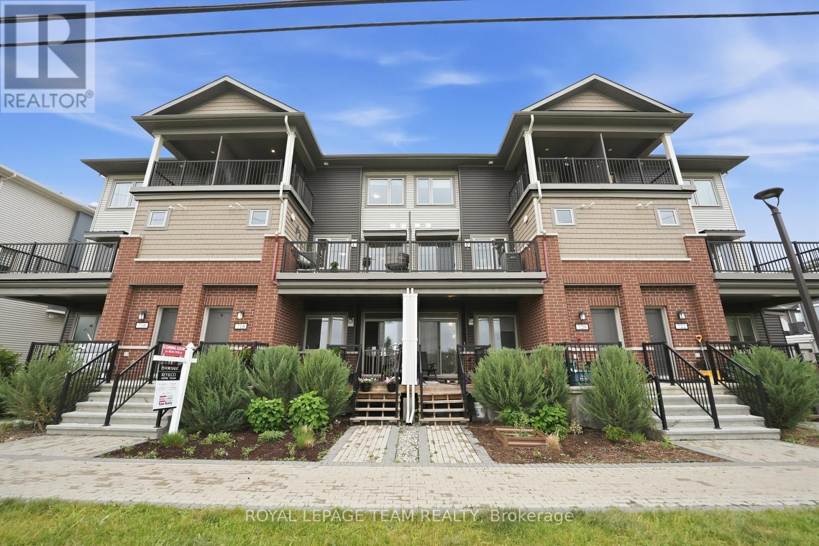 718 Lapland Private, Ottawa, Ontario  K2V 0S4 - Photo 2 - X13416180