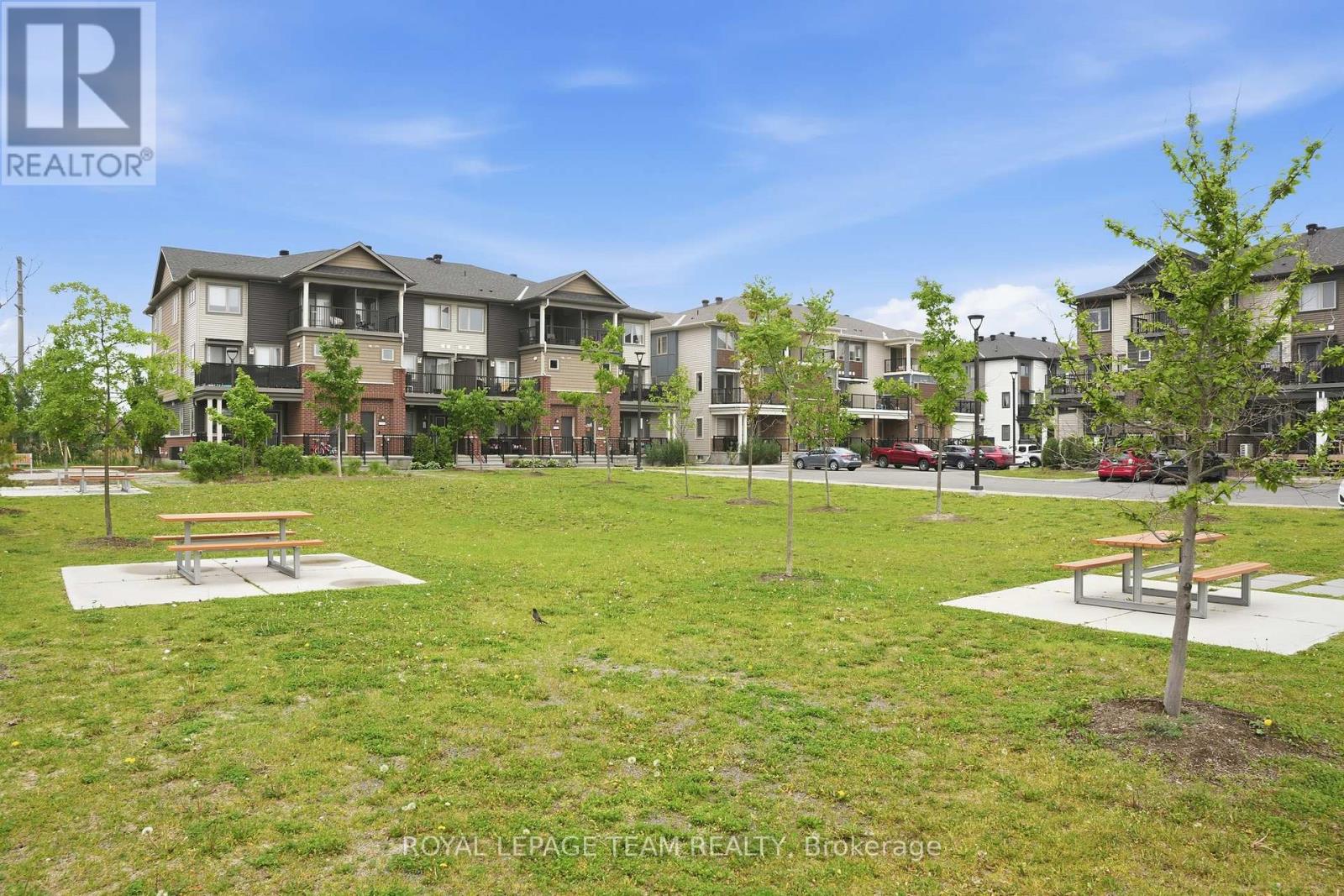 718 Lapland Private, Ottawa, Ontario  K2V 0S4 - Photo 3 - X13416180