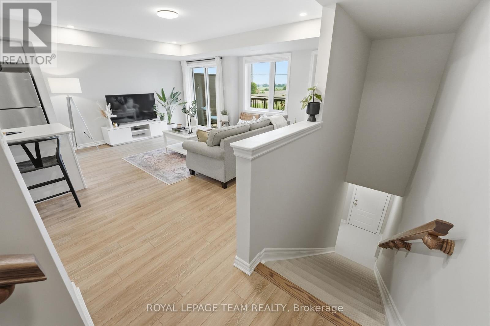 718 Lapland Private, Ottawa, Ontario  K2V 0S4 - Photo 4 - X13416180