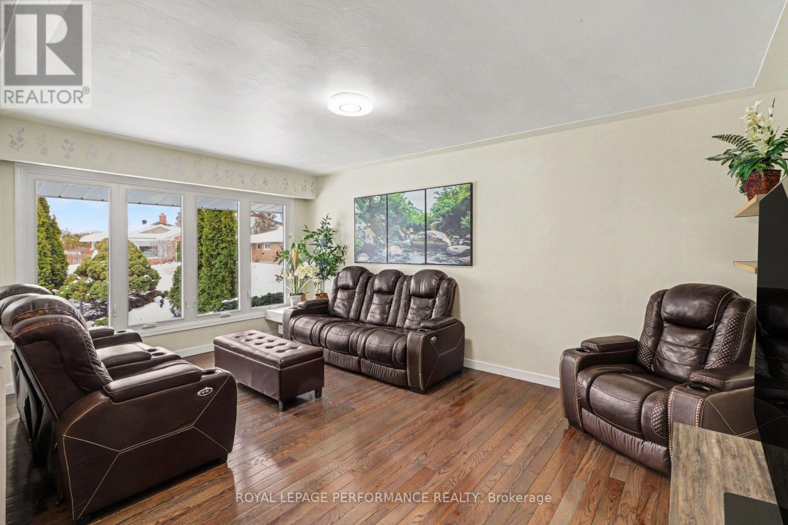 788 Dickens Avenue, Ottawa, Ontario  K1G 2X8 - Photo 2 - X13416368