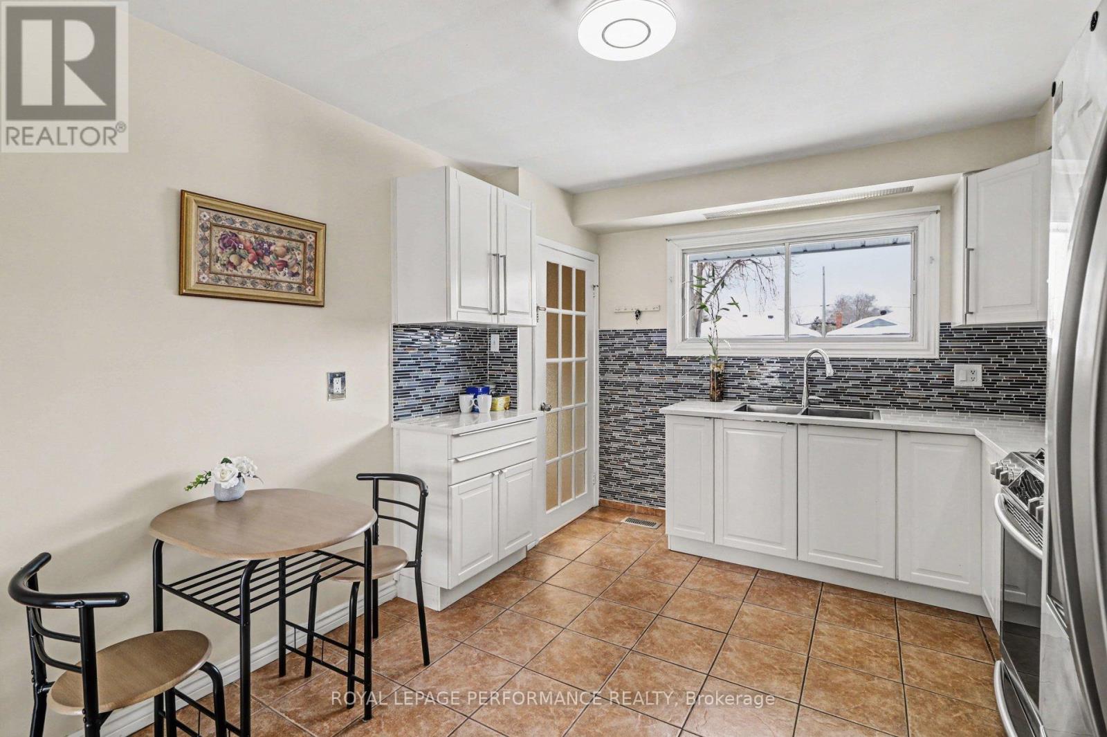 788 Dickens Avenue, Ottawa, Ontario  K1G 2X8 - Photo 5 - X13416368