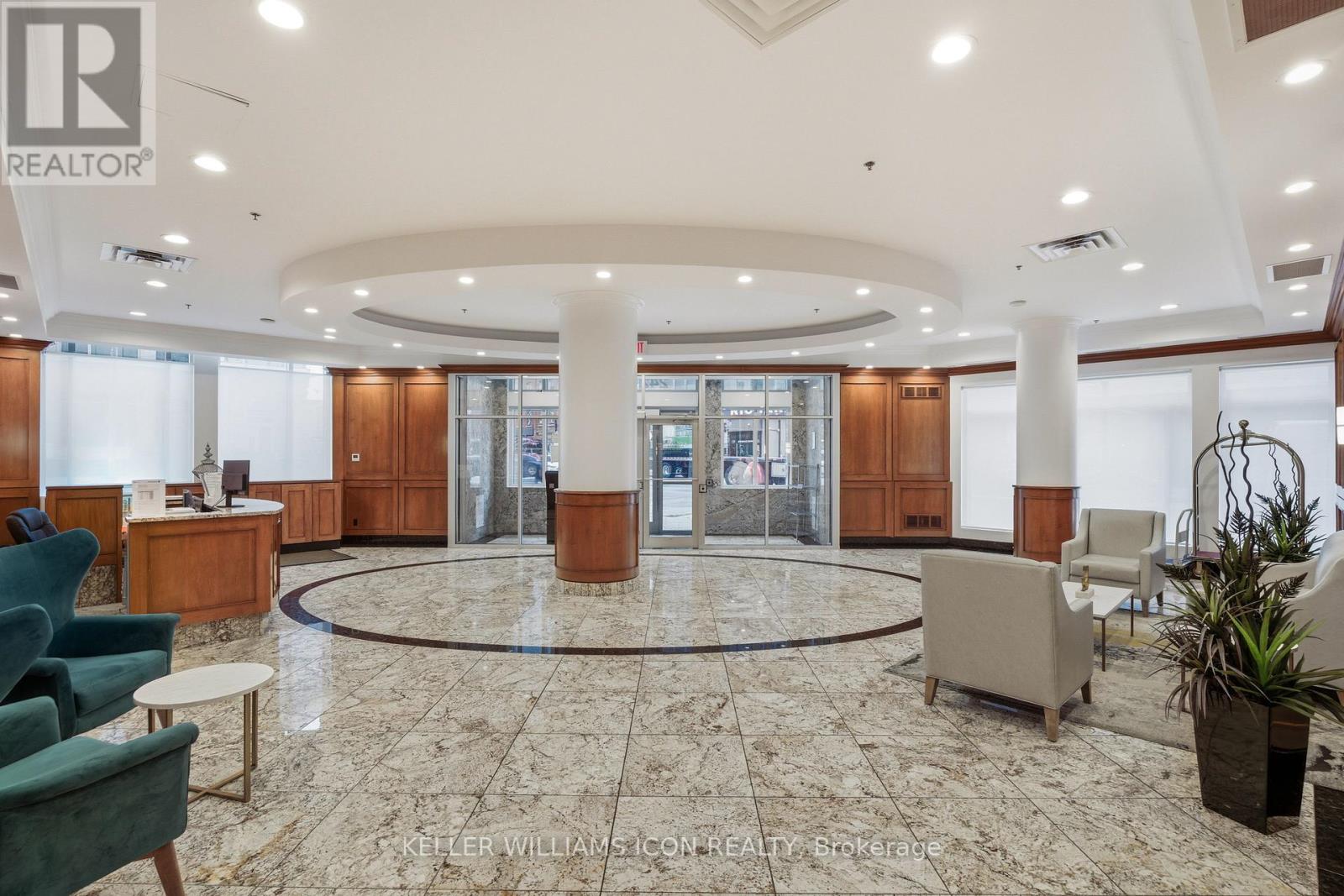 704 - 242 Rideau Street, Ottawa, Ontario  K1N 0B7 - Photo 2 - X13416420