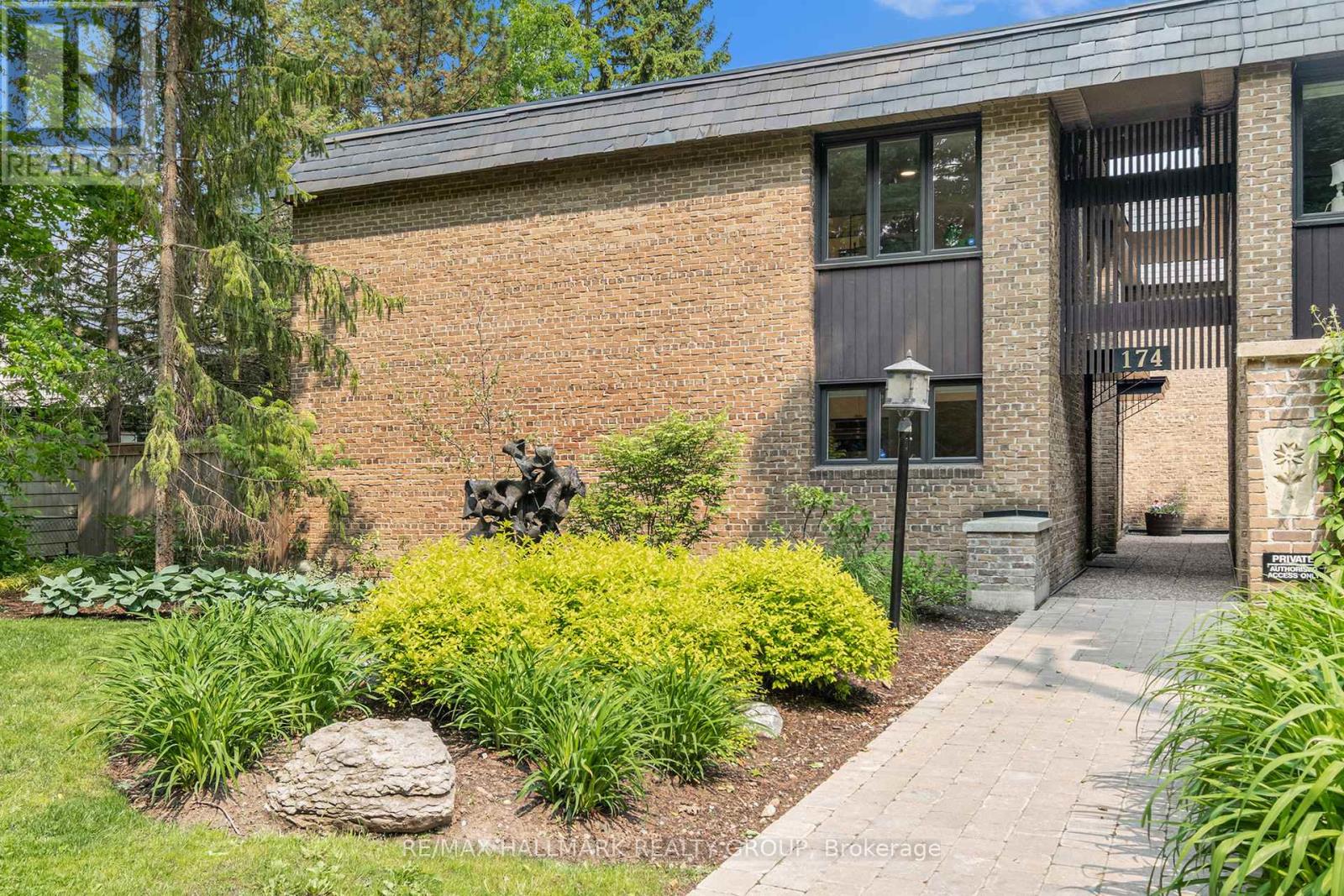 15 - 174 Dufferin Road, Ottawa, Ontario  K1M 2A6 - Photo 2 - X13416484