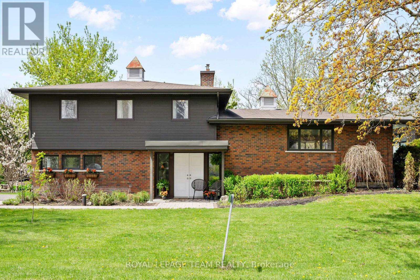 2 Lockview Road, Ottawa, Ontario  K4M 1B2 - Photo 1 - X13416884