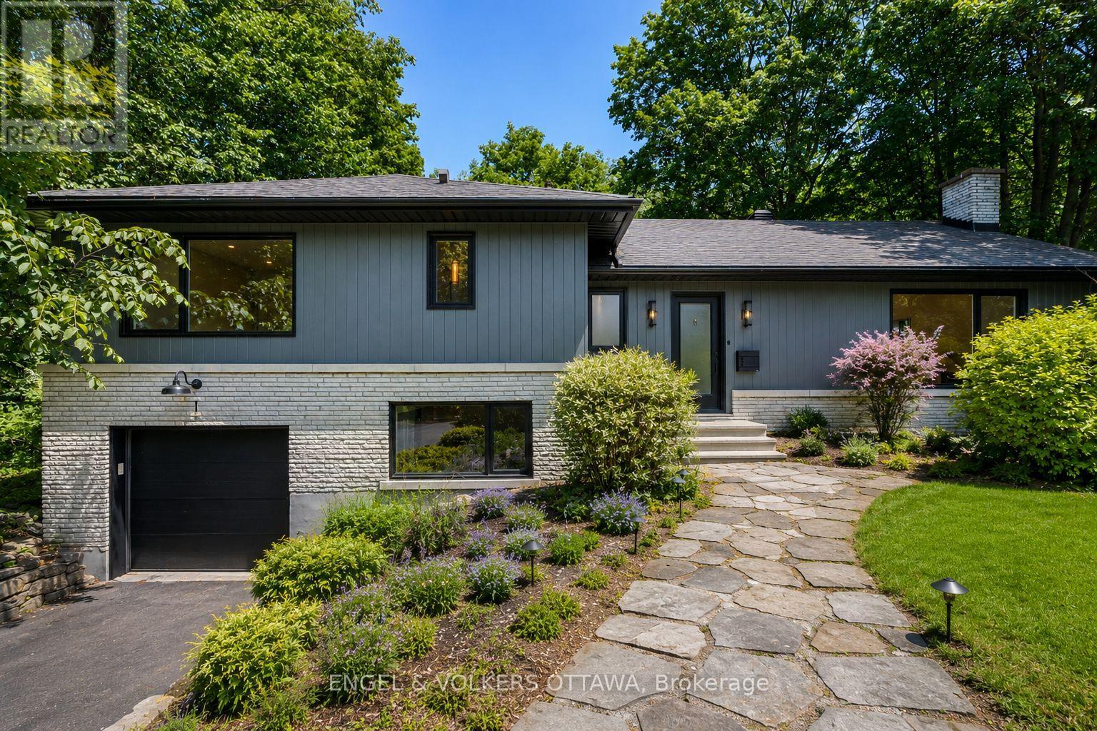 1 Amberly Place, Ottawa, Ontario  K1J 7J9 - Photo 1 - X13416902
