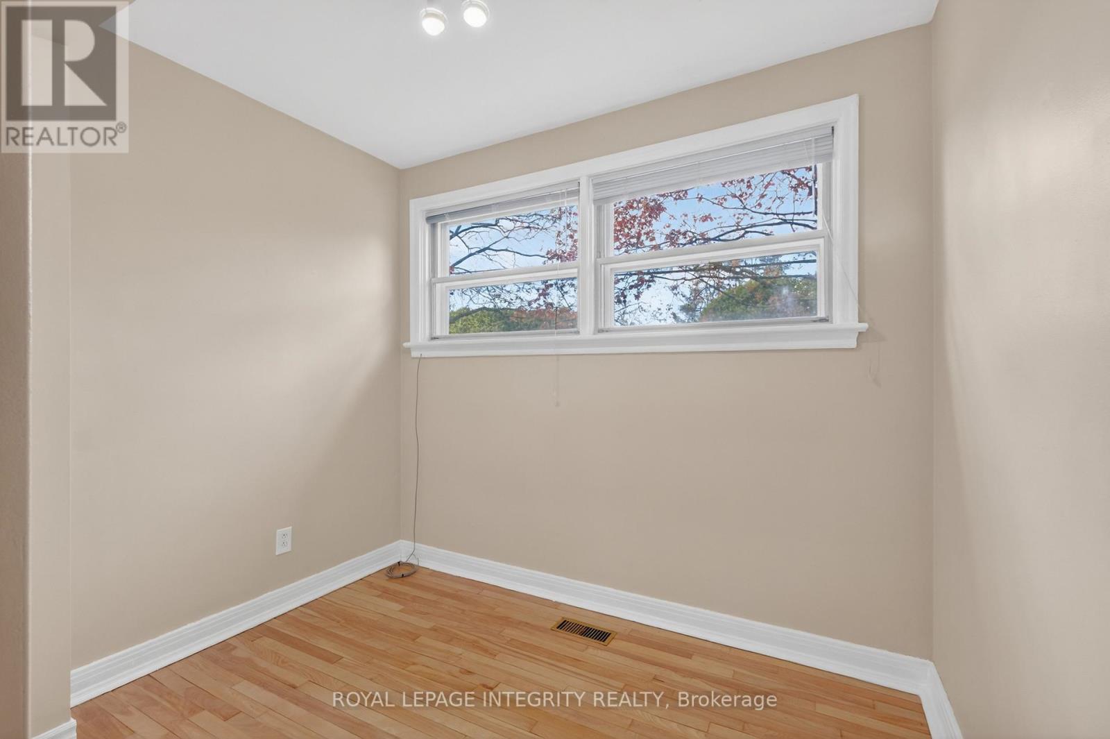 957 Blair Road, Ottawa, Ontario  K1J 7M9 - Photo 19 - X13416976