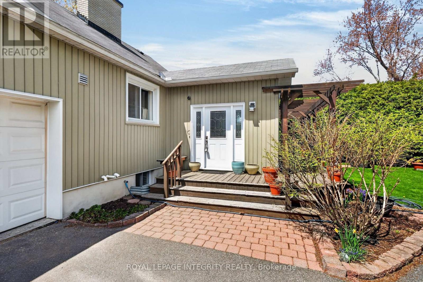 957 Blair Road, Ottawa, Ontario  K1J 7M9 - Photo 6 - X13416976