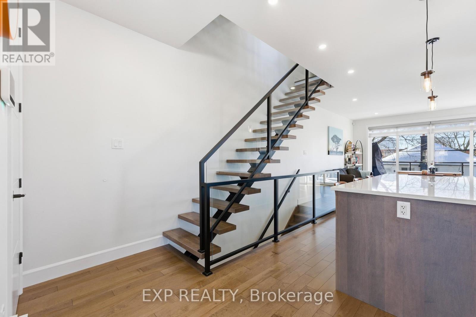 158 Marier Avenue, Ottawa, Ontario  K1L 5S1 - Photo 12 - X13417054
