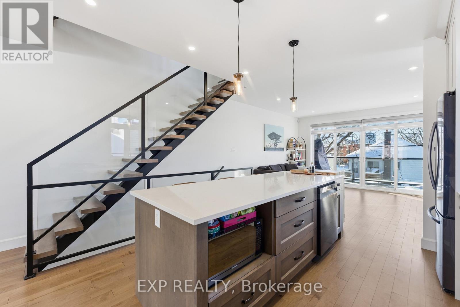 158 Marier Avenue, Ottawa, Ontario  K1L 5S1 - Photo 8 - X13417054