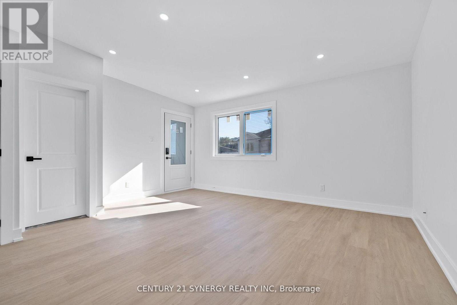 4 - 598 Kirkwood Avenue, Ottawa, Ontario  K1Z 5X4 - Photo 2 - X13417606