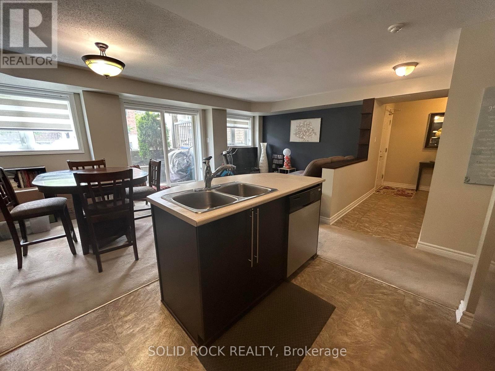 1 - 305 Cresthaven Drive, Ottawa, Ontario  K2G 4R5 - Photo 4 - X13417646