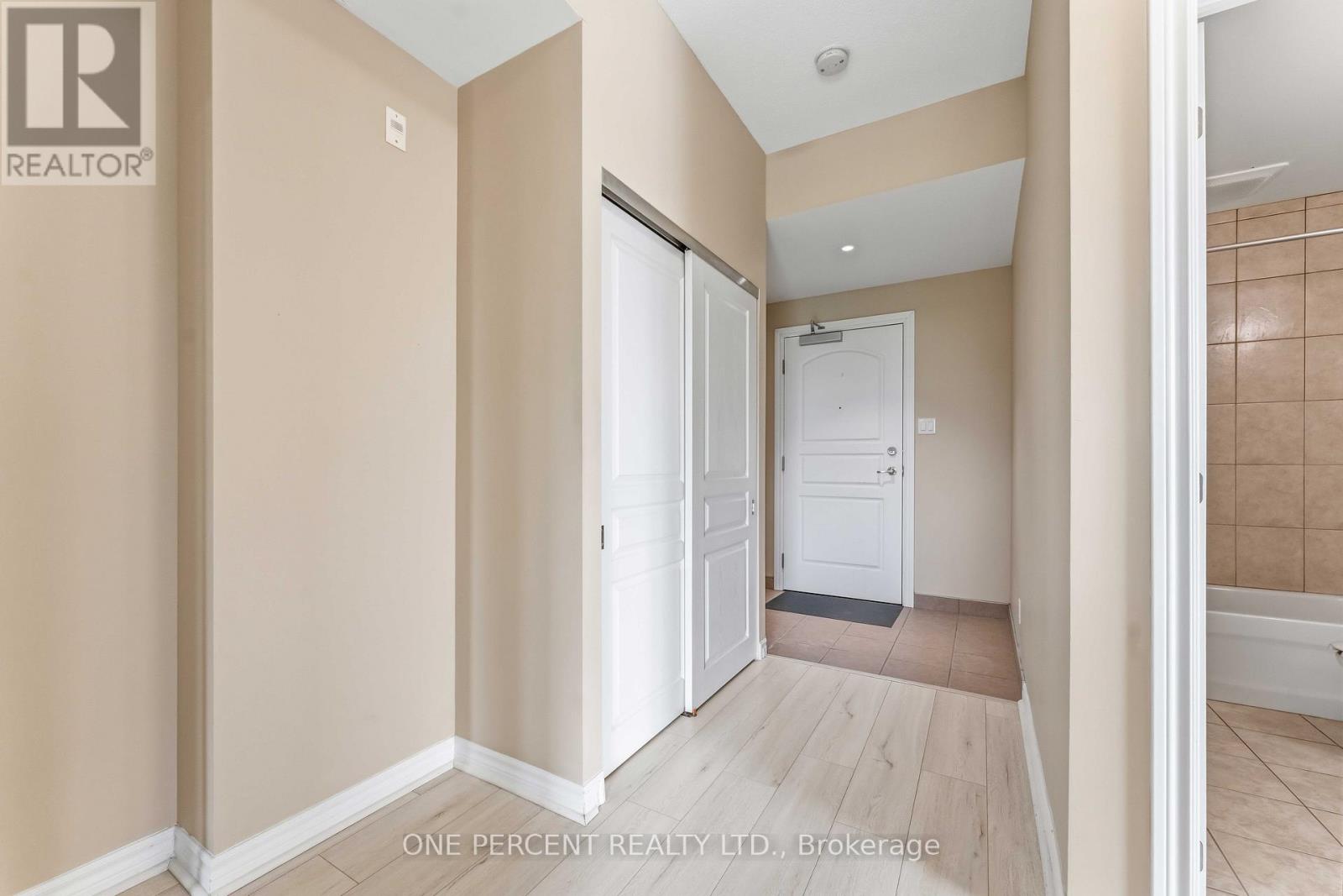 201 - 100 Roger Guindon Avenue, Ottawa, Ontario  K1G 3Z7 - Photo 8 - X13417656