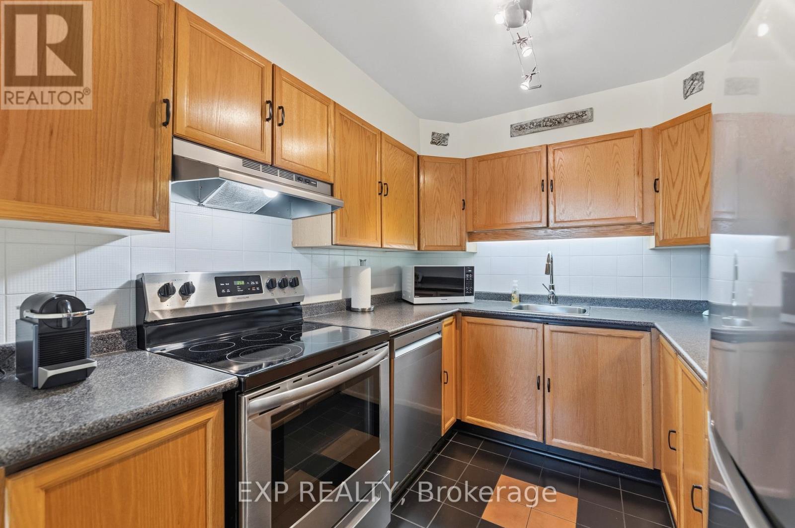 7 - 2 Stonebank Crescent, Ottawa, Ontario  K2H 9M1 - Photo 14 - X13253600