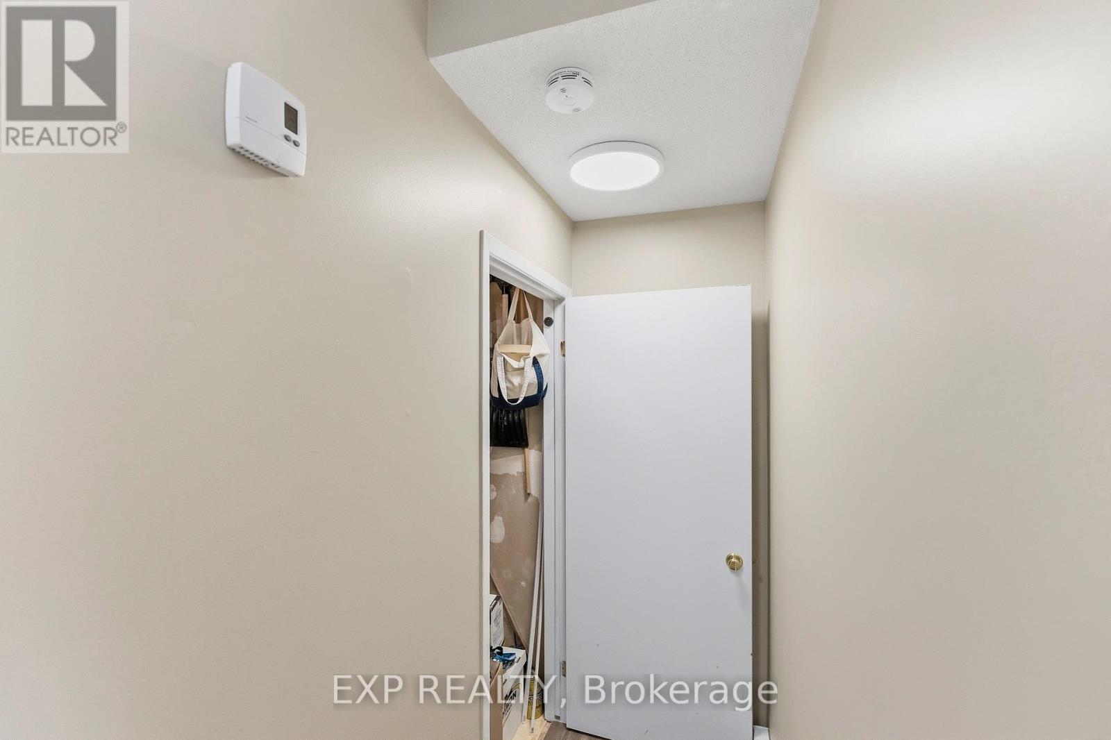 7 - 2 Stonebank Crescent, Ottawa, Ontario  K2H 9M1 - Photo 30 - X13253600