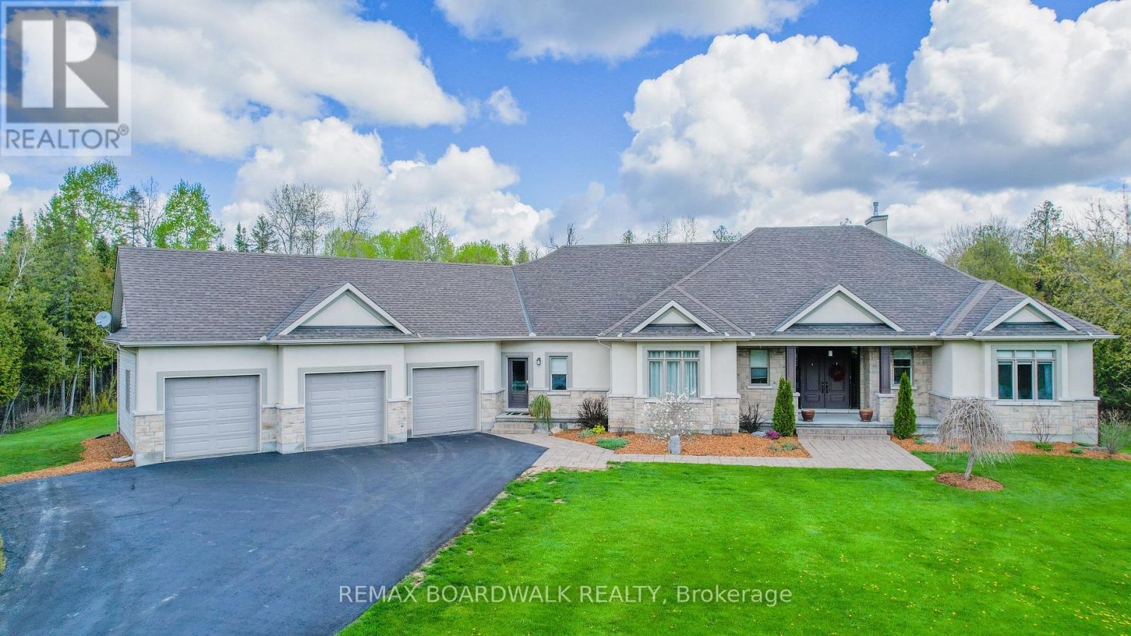 49 Sawgrass Circle, Ottawa, Ontario  K0A 1B0 - Photo 1 - X13417898