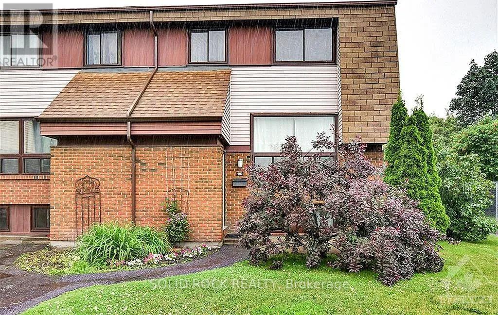 D - 11d Woodvale Green W, Ottawa, Ontario  K2G 4G9 - Photo 1 - X13417908
