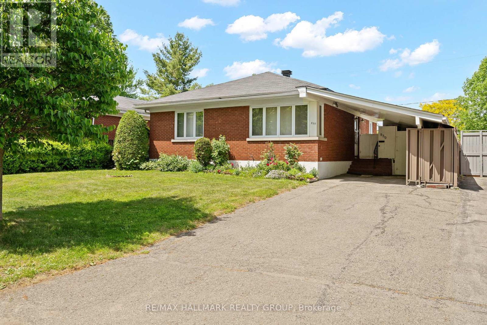 839 Weston Drive, Ottawa, Ontario  K1G 1W5 - Photo 3 - X13418076