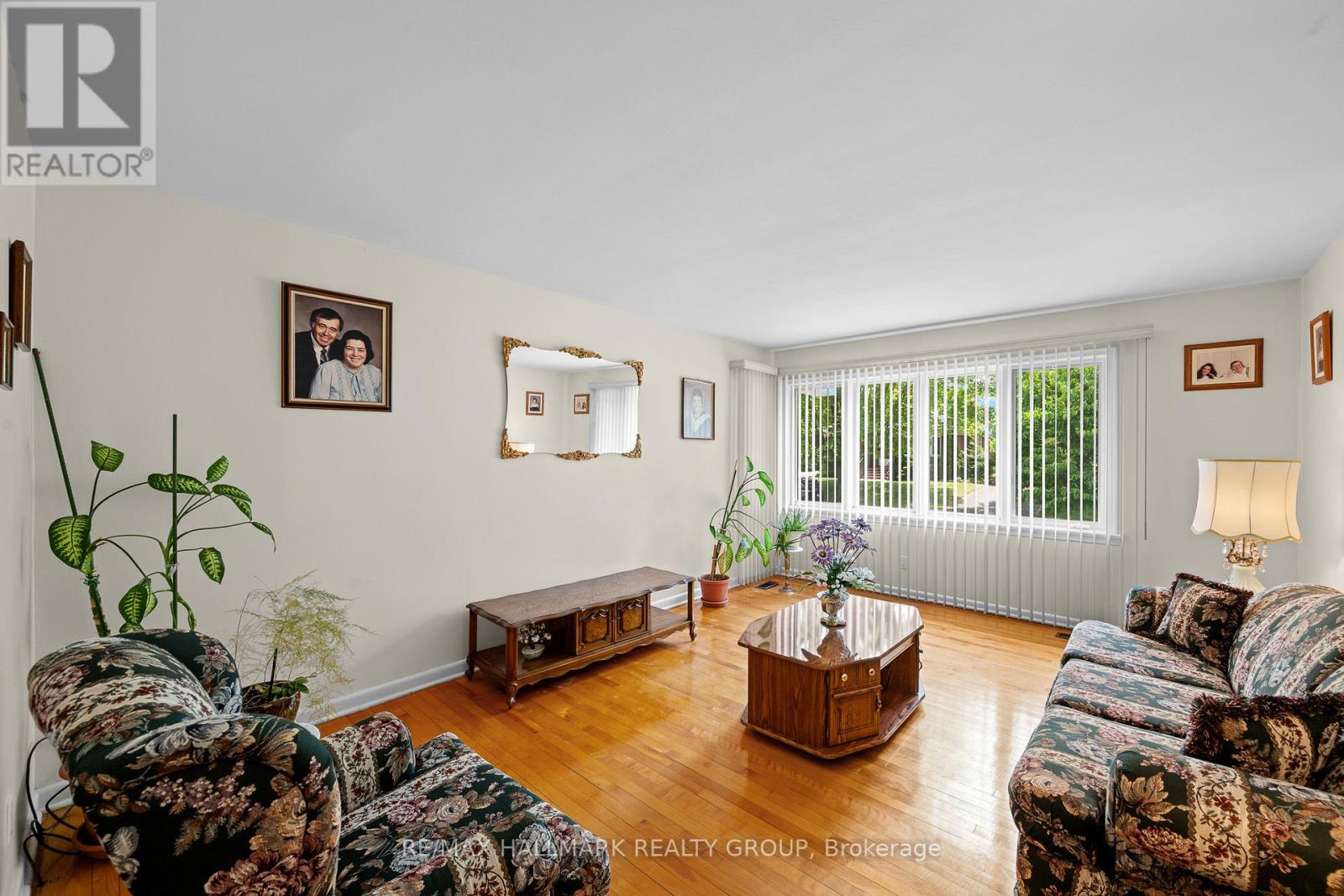 839 Weston Drive, Ottawa, Ontario  K1G 1W5 - Photo 5 - X13418076