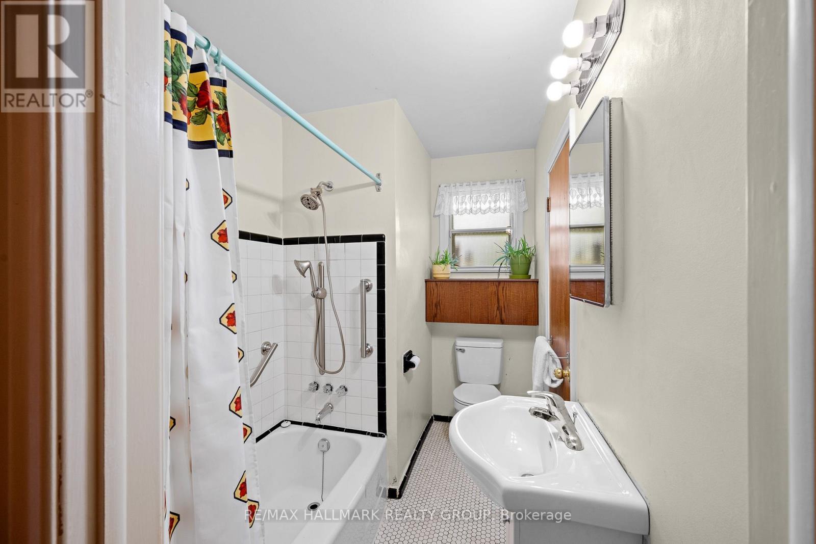 839 Weston Drive, Ottawa, Ontario  K1G 1W5 - Photo 8 - X13418076