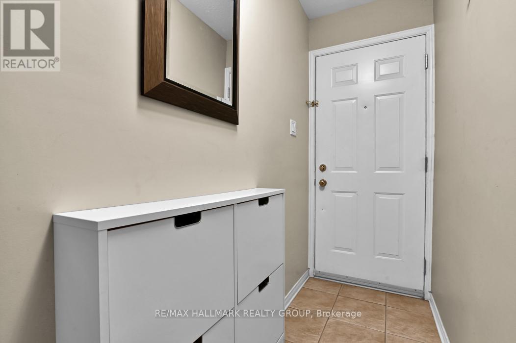39 Strathaven Private, Ottawa, Ontario  K1J 1K7 - Photo 3 - X13418660