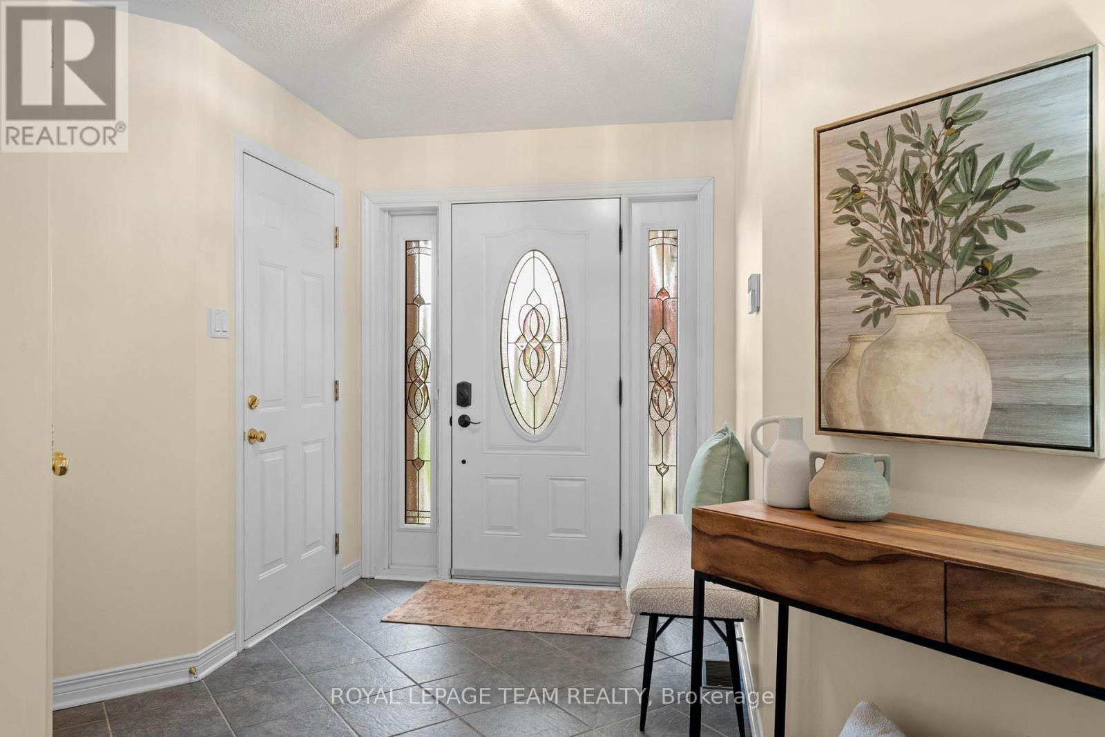 47 Stowgrass Crescent, Ottawa, Ontario  K2S 2A1 - Photo 3 - X13418790